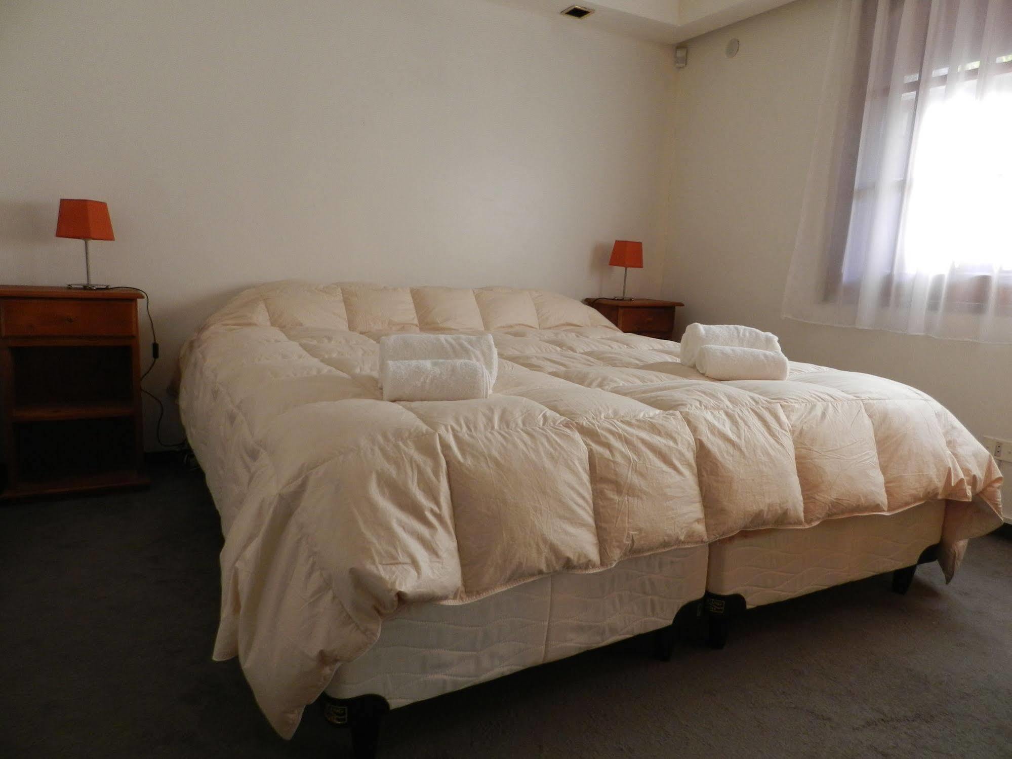 La Casona Del Rio Hotel Neuquén Kültér fotó