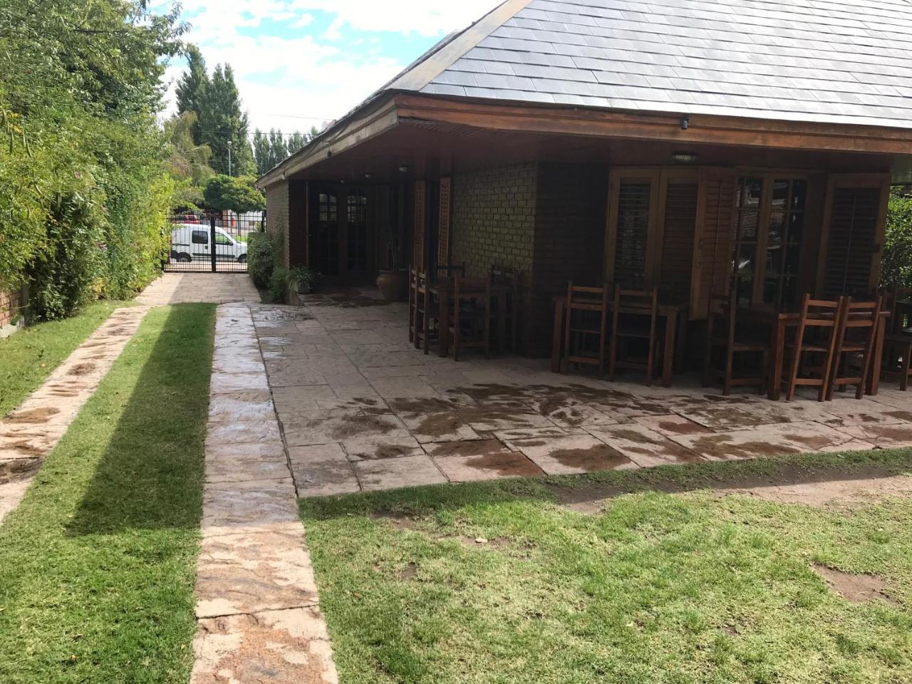 La Casona Del Rio Hotel Neuquén Kültér fotó