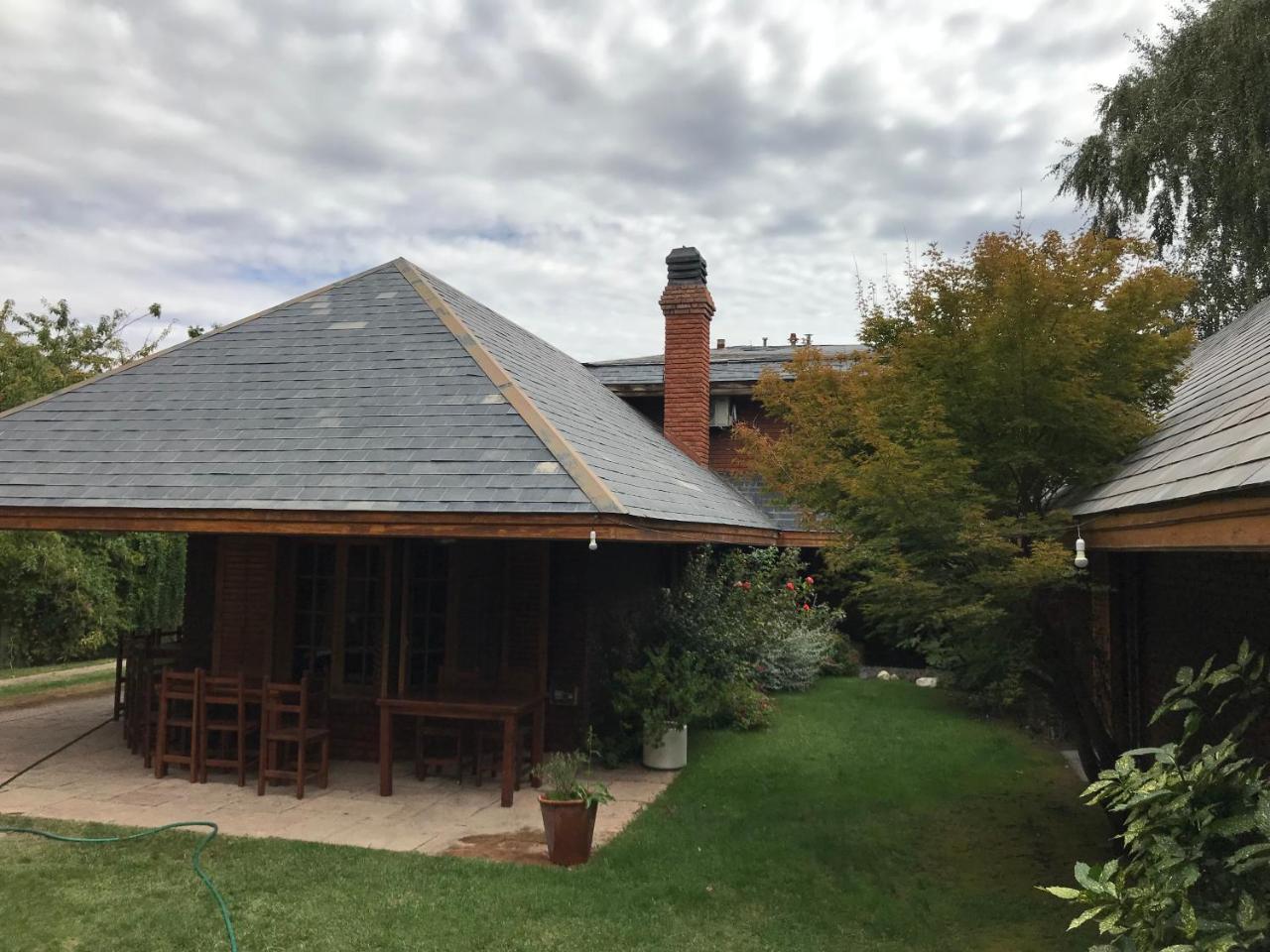 La Casona Del Rio Hotel Neuquén Kültér fotó